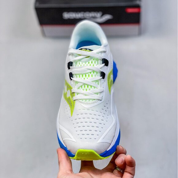 Saucony Triumph 20 Cushioning Mesh Sneakers main image 6